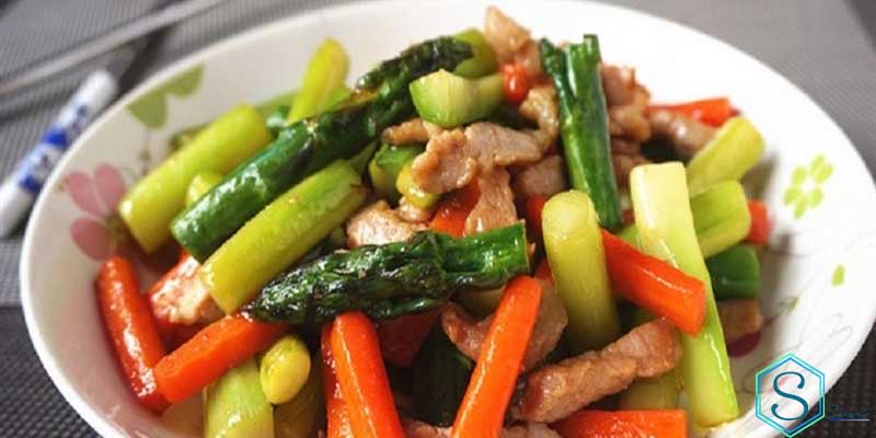 Măng tây xào thịt bò như thế nào?