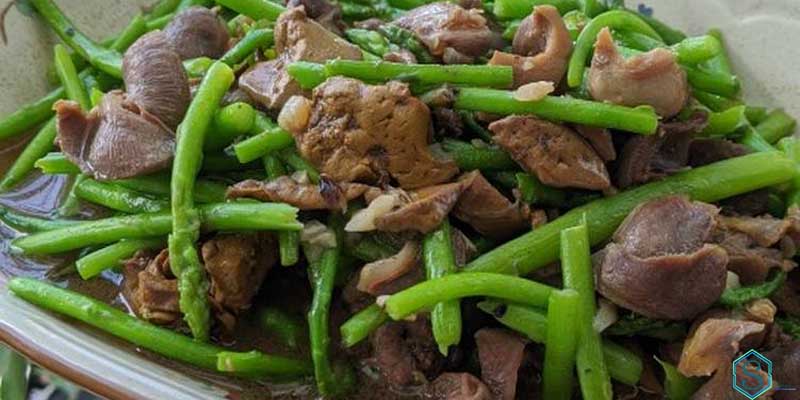 Măng tây xào lòng gà