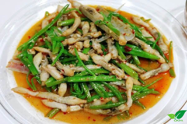 Ốc móng tay xào rau muống bao nhiêu calo?